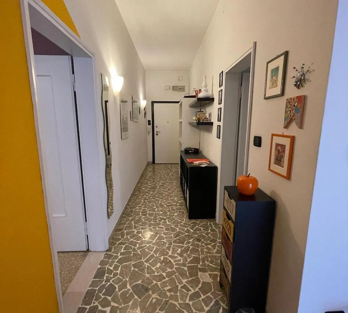 Bright Well-Located Apartment Bologna