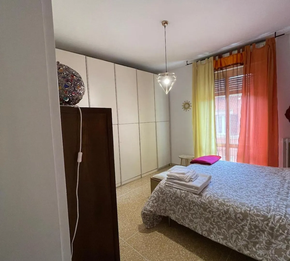 Bright Well-Located Apartment Bologna
